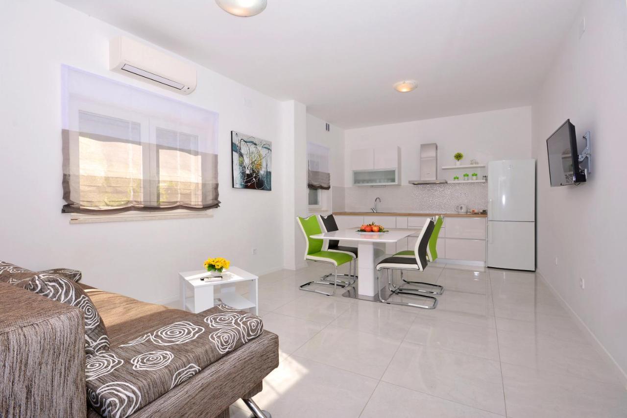 Seas The Day Apartments Podstrana Dış mekan fotoğraf